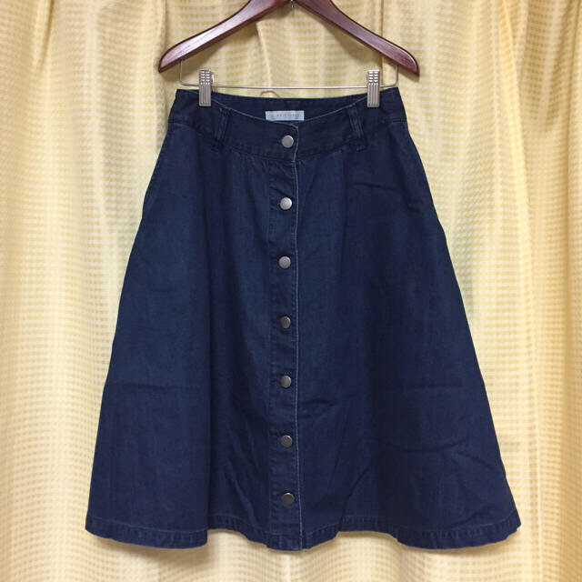 LOWRYS FARM(ローリーズファーム)のデニムフレアスカート レディースのスカート(ひざ丈スカート)の商品写真