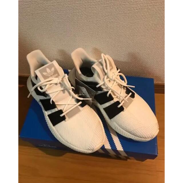 adidas スニーカー