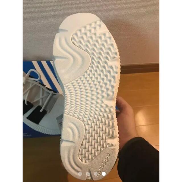 adidas スニーカー