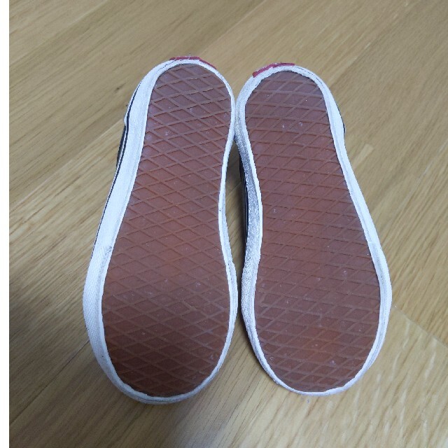 VANS(ヴァンズ)のvans 試着のみの美品　子供靴18㌢　ヴァンズ　スニーカー キッズ/ベビー/マタニティのキッズ靴/シューズ(15cm~)(スニーカー)の商品写真