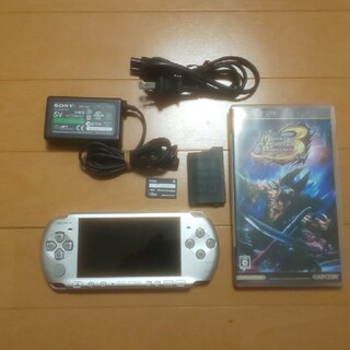 プレイステーションポータブル(PlayStation Portable)の（管44）PSP-3000（シルバー、修理品）すぐ遊べるセット(携帯用ゲーム機本体)