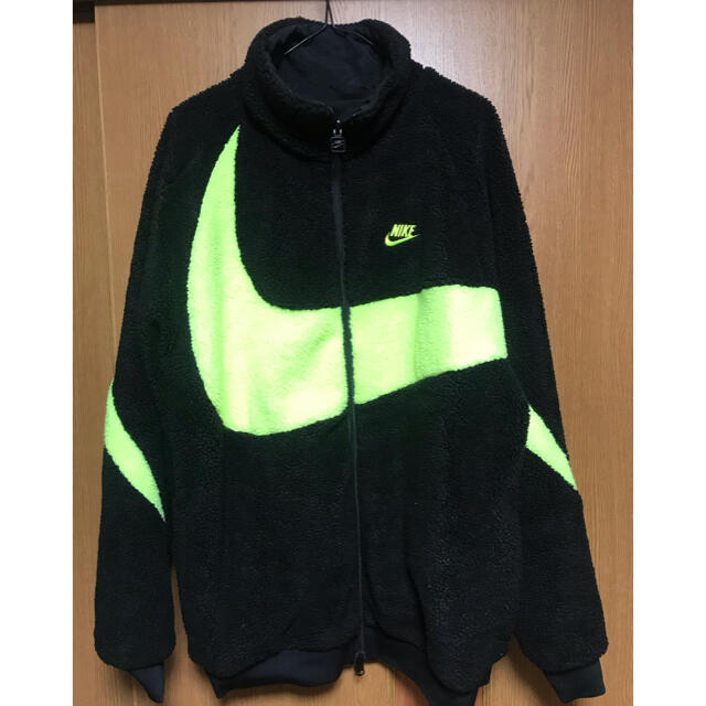 NIKE(ナイキ)のNIKE ナイキ リバーシブル　ボアジャケット　ブラック×ボルドー　サイズL メンズのジャケット/アウター(ナイロンジャケット)の商品写真