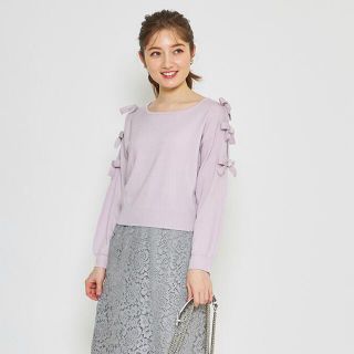 トッコ(tocco)の新品　トッコクローゼット   袖リボン　ニット　パール　ラベンダー(ニット/セーター)