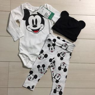 エイチアンドエム(H&M)の新品♡ミッキー3点セット(ロンパース)