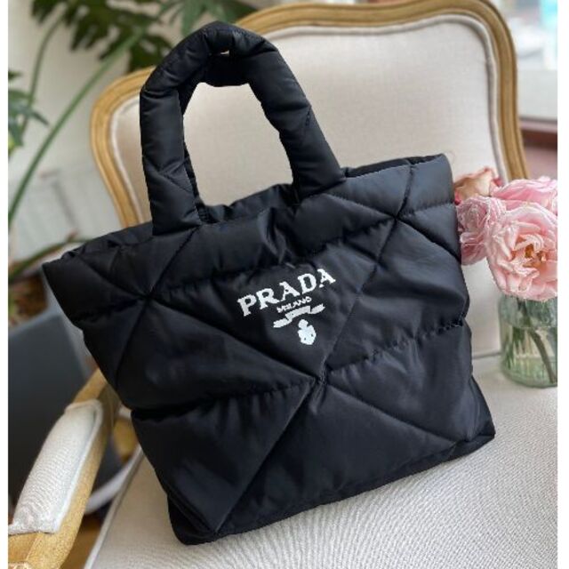 【定価の1/3】PRADA 海外限定　リボン付きハンドバッグ