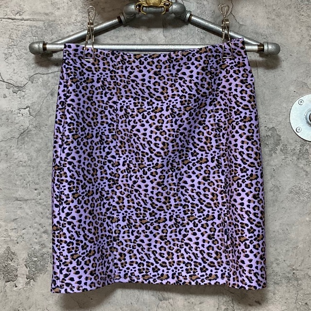 豹柄 タイトスカート Y2K ギャル 紫 パープル レオパード スリット 派手 レディースのスカート(ひざ丈スカート)の商品写真