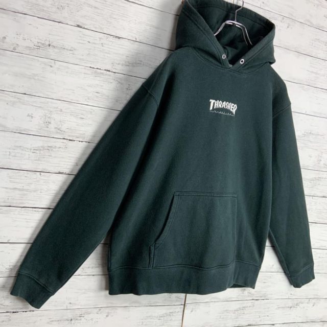 THRASHER(スラッシャー)の【大人気デザイン】 スラッシャー センターロゴ刺繍入りパーカー ストリート メンズのトップス(パーカー)の商品写真