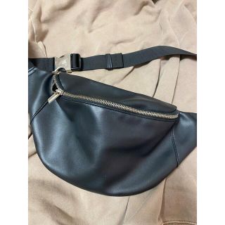 アズールバイマウジー(AZUL by moussy)のazul by moussy ショルダーバッグ　ブラック(ショルダーバッグ)