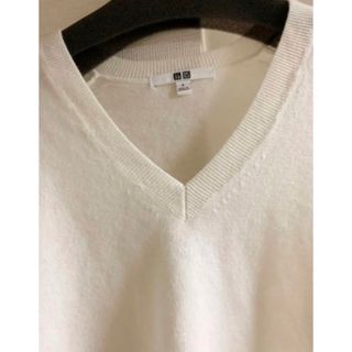 ユニクロ(UNIQLO)の4/9〆◎カシミヤ100%ユニクロ白ニットＶネック無印しまむらGUザラ福袋好(シャツ/ブラウス(長袖/七分))