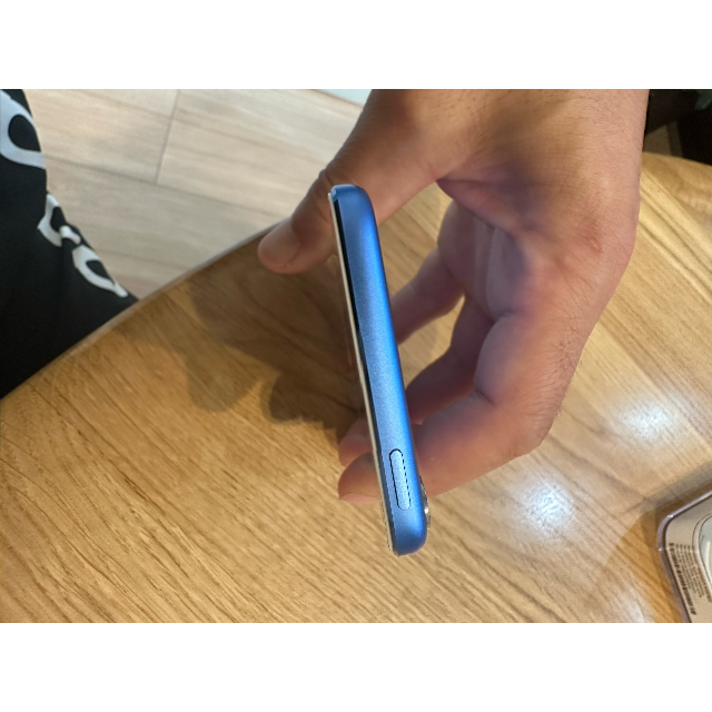APPLE iPod touch 第7世代32GB APPLE iPod touch 第7世代32GB
