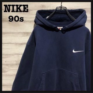 ナイキ(NIKE)の【入手困難】ナイキ☆ワンポイント刺繍ロゴ　白タグ　人気デザイン　パーカー(パーカー)