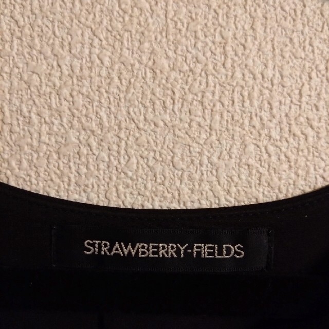 STRAWBERRY-FIELDS(ストロベリーフィールズ)のストロベリーフィールズ ワンピース パーティードレス 黒 レディースのワンピース(ひざ丈ワンピース)の商品写真