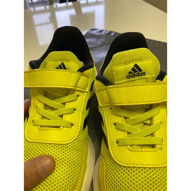 adidas(アディダス)のキッズ⭐︎アディダススニーカー キッズ/ベビー/マタニティのキッズ靴/シューズ(15cm~)(スニーカー)の商品写真