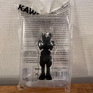 メディコムトイ(MEDICOM TOY)のKIKI様専用 KAWS カウズ キーホルダー 8体(キャラクターグッズ)