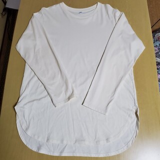 ユニクロ(UNIQLO)のユニクロ/長袖Tシャツ 白 Lサイズ(Tシャツ(長袖/七分))
