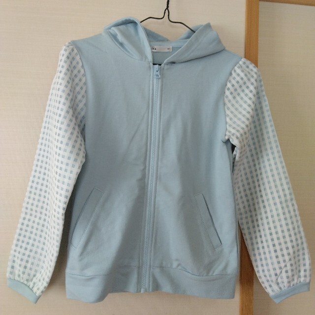 ikka(イッカ)のikka　パーカー　140 キッズ/ベビー/マタニティのキッズ服女の子用(90cm~)(ジャケット/上着)の商品写真