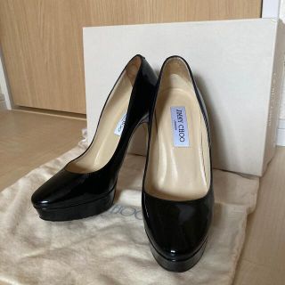 ジミーチュウ(JIMMY CHOO)のBlack パテントレザー　パンプス(ハイヒール/パンプス)