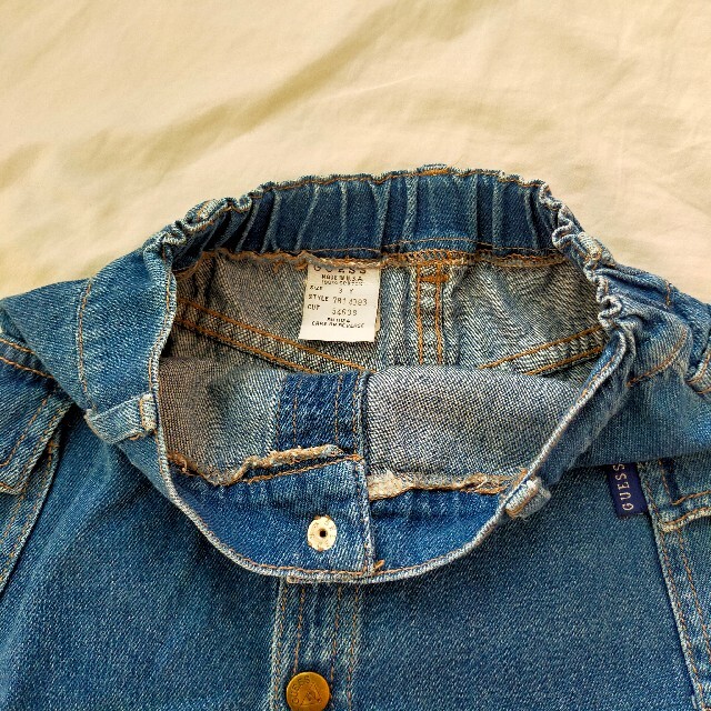 GUESS(ゲス)のGUESS キッズ デニムスカート キッズ/ベビー/マタニティのキッズ服女の子用(90cm~)(スカート)の商品写真