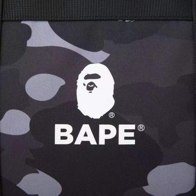 A BATHING APE(アベイシングエイプ)のBAPE◆A BATHING APE／◆ブラックダッフルバッグ◆付録品ノベルティ メンズのバッグ(ドラムバッグ)の商品写真