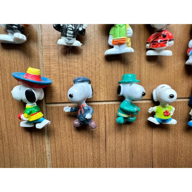 SNOOPY(スヌーピー)のスヌーピー　フィギュア エンタメ/ホビーのおもちゃ/ぬいぐるみ(キャラクターグッズ)の商品写真