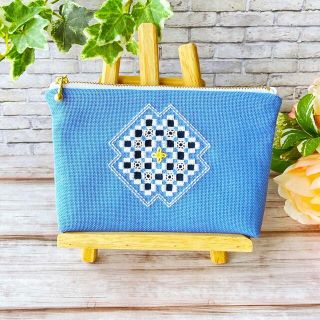 綺麗ブルーのハーダンガー刺繍のポーチ16（ネイビー）(ポーチ)