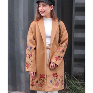 チルアナップ(CHILLE anap)の新品　刺繍入りチェスターコート CHILLE(チェスターコート)