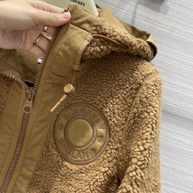 BURBERRY】ロゴグラフィック フリース フーディッドジャケット - www ...