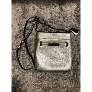 コーチ(COACH)のCOACH ショルダーバッグ　シルバー(ショルダーバッグ)