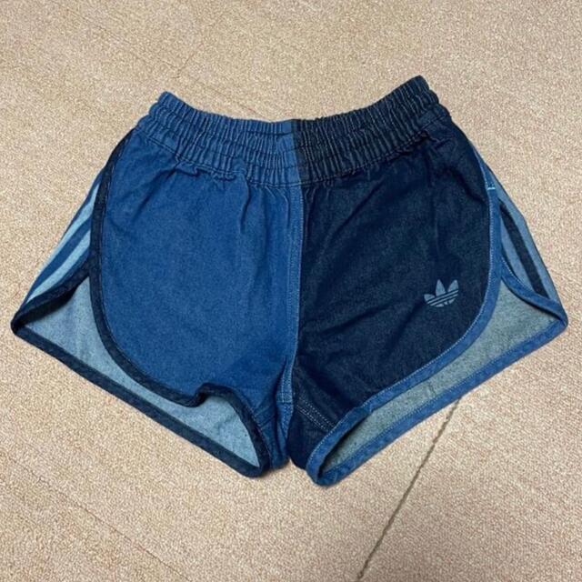 adidas(アディダス)のあのちゃん着用　アディダス　ショートパンツ　デニム レディースのパンツ(ショートパンツ)の商品写真