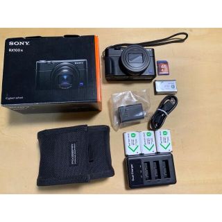 ソニー(SONY)の美品SONY DSC-RX100M6 グリップ、ケース、予備バッテリー、充電器(コンパクトデジタルカメラ)