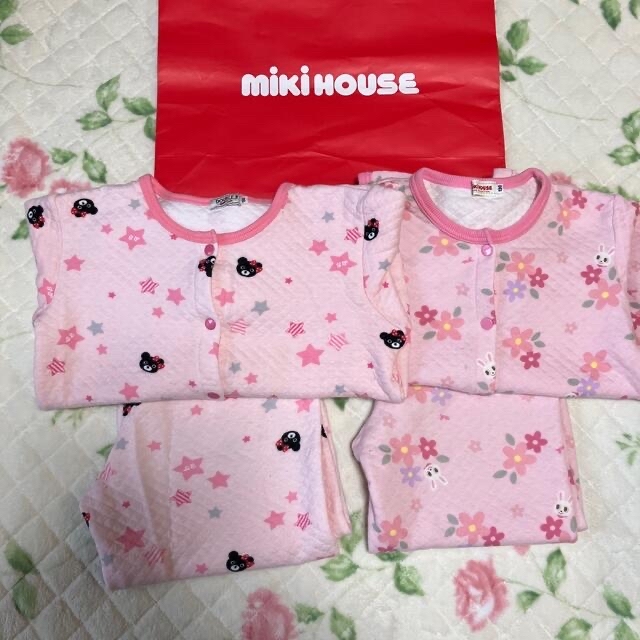 mikihouse(ミキハウス)のミキハウス　ダブルB パジャマ　セット 130 キッズ/ベビー/マタニティのキッズ服女の子用(90cm~)(パジャマ)の商品写真