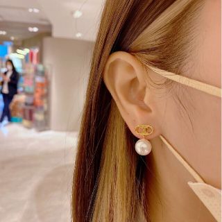 CELINE セリーヌ トリオンフ パール ピアス | vrealitybolivia.com