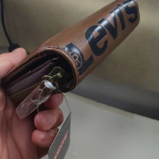 リーバイス(Levi's)の新品未使用、タグ付き、levis（R）、折りたたみラウンドファスナー(折り財布)