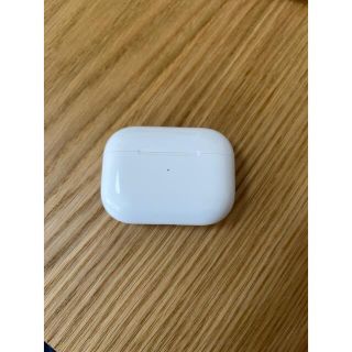 アップル(Apple)のAirpods pro 【ケースと左耳＋付属品】(ヘッドフォン/イヤフォン)