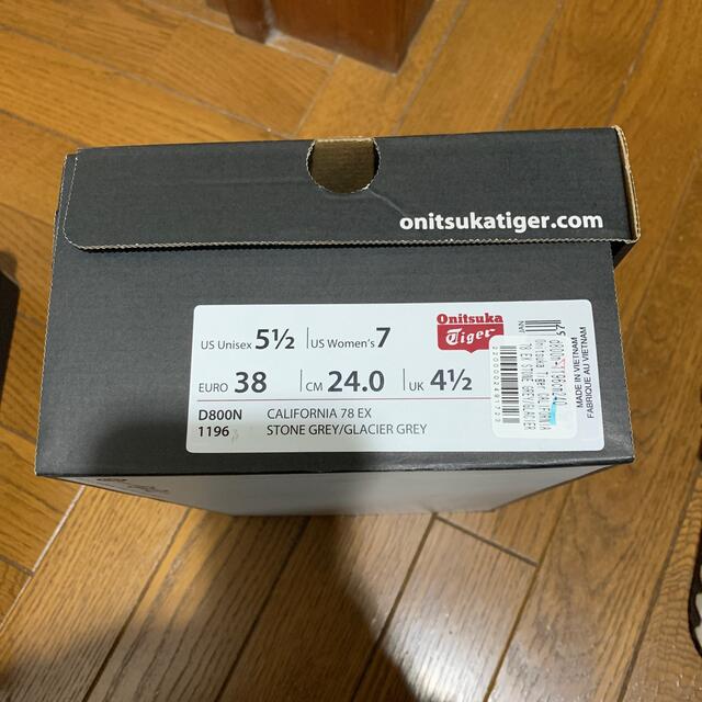 Onitsuka Tiger(オニツカタイガー)のオニツカタイガー　スニーカー　24センチ　新品　りるりる様専用 レディースの靴/シューズ(スニーカー)の商品写真