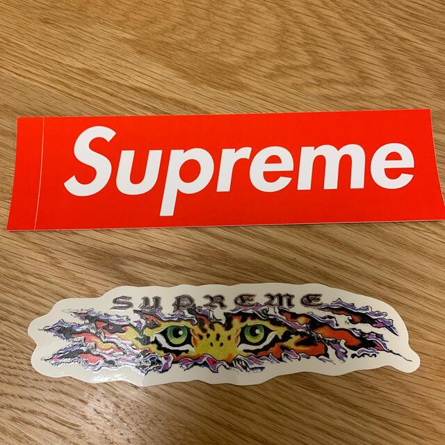 Supreme(シュプリーム)のsupremeステッカー メンズのファッション小物(その他)の商品写真