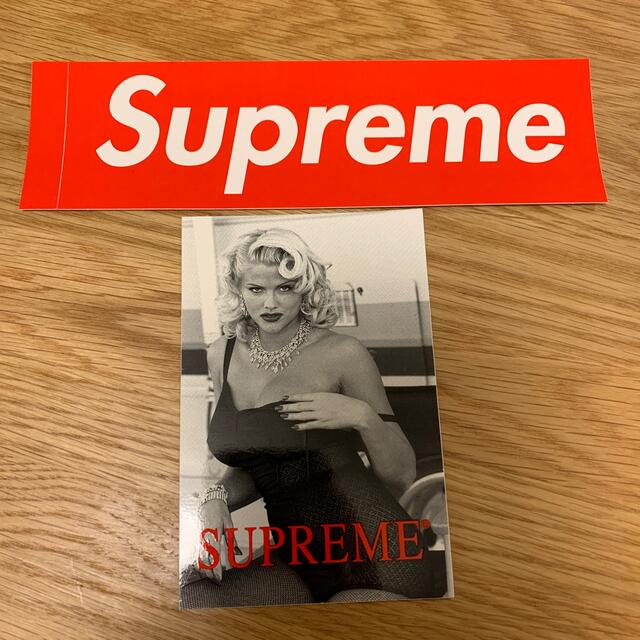 Supreme(シュプリーム)のsupremeステッカー メンズのファッション小物(その他)の商品写真