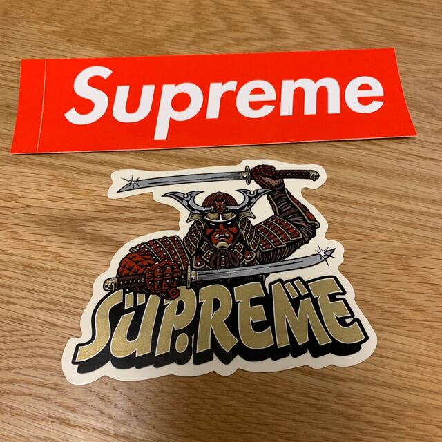 Supreme(シュプリーム)のsupremeステッカー メンズのファッション小物(その他)の商品写真