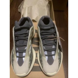 アディダス(adidas)のadidas Yeezy700 V3 FADE SALT 新品　25.5(スニーカー)