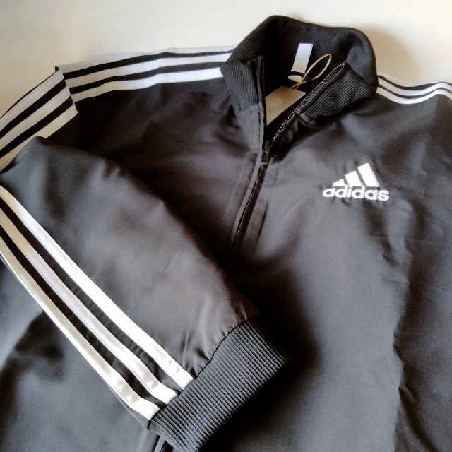 adidas(アディダス)の新品未使用 黒 XL アディダス adidas ジャージ 上下 トラックスーツ メンズのトップス(ジャージ)の商品写真