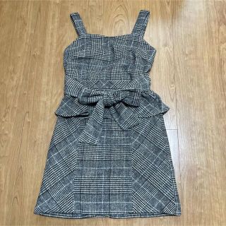 セシルマクビー(CECIL McBEE)のCECIL McBEE ペプラムワンピース M(ひざ丈ワンピース)