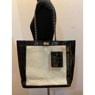 シャネル(CHANEL)の【レア】シャネル　ハラコ×エナメルバッグ(ショルダーバッグ)