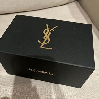イヴサンローランボーテ(Yves Saint Laurent Beaute)のイヴ・サンローラン　ギフトボックス(ショップ袋)
