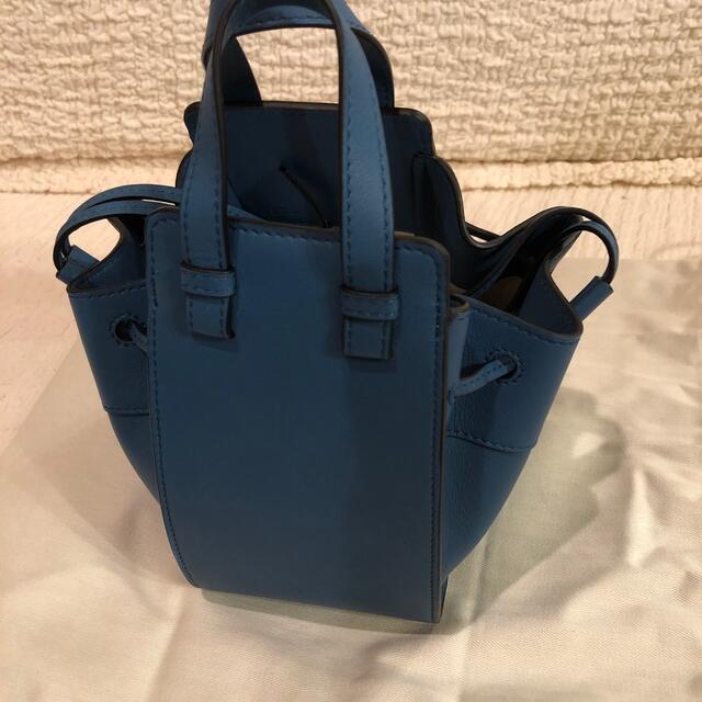 LOEWE(ロエベ)のLOEWEロエベ 千と千尋の神隠し 坊ネズミ ドローストリング ハンモック ミニ レディースのバッグ(ショルダーバッグ)の商品写真