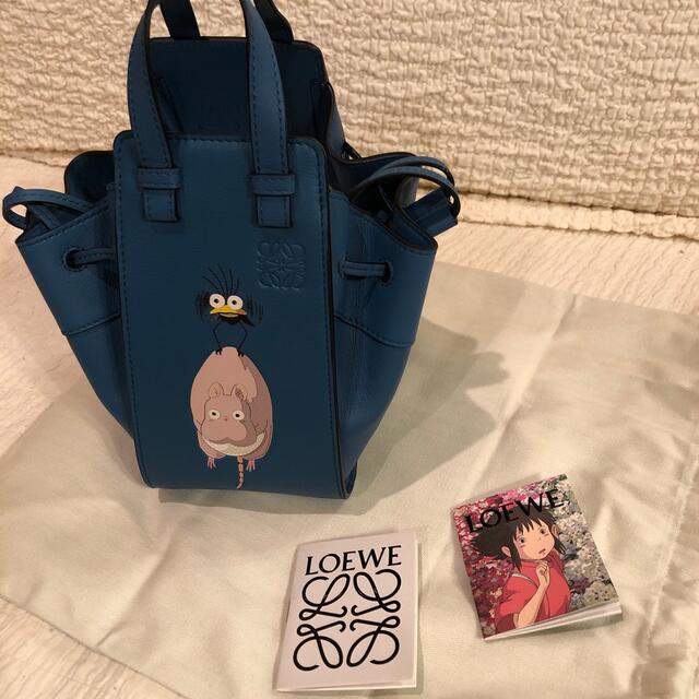 LOEWE(ロエベ)のLOEWEロエベ 千と千尋の神隠し 坊ネズミ ドローストリング ハンモック ミニ レディースのバッグ(ショルダーバッグ)の商品写真