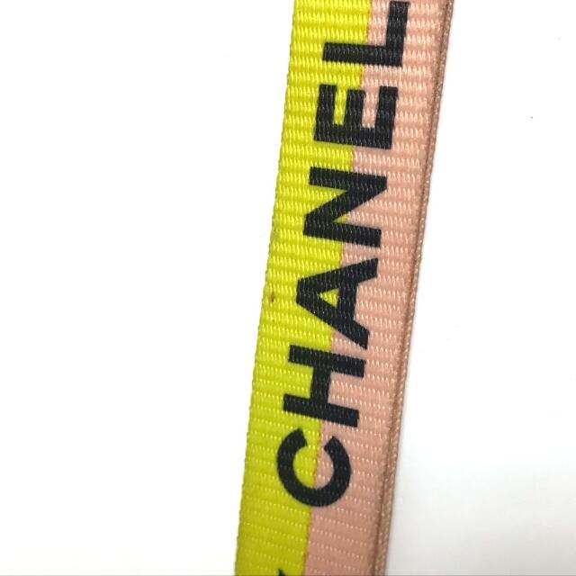 CHANEL(シャネル)のシャネル CHANEL ロゴ ネックストラップ ネックレス キャンバス ピンク×イエロー レディースのアクセサリー(ネックレス)の商品写真