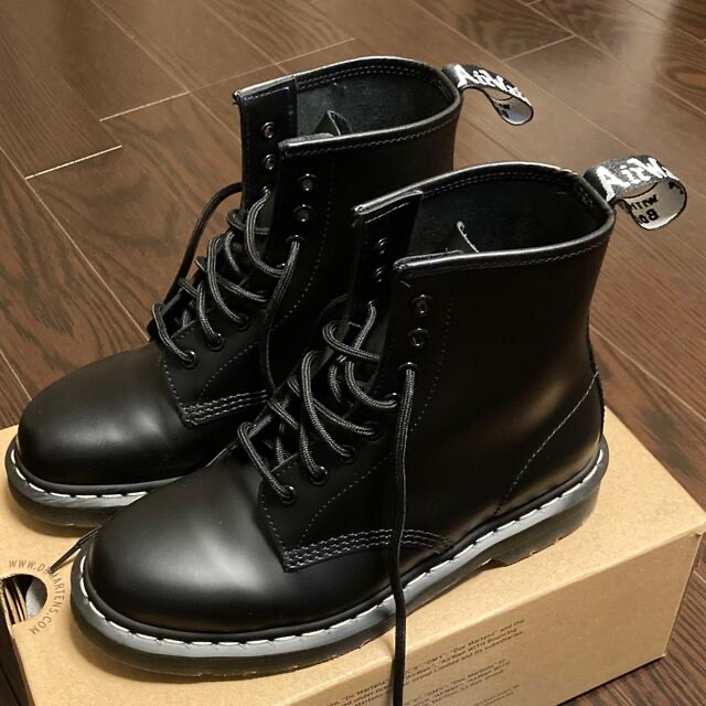 Dr.Martens(ドクターマーチン)のDr.Martens 1460 ホワイトステッチ 8ホールブーツ レディースの靴/シューズ(ブーツ)の商品写真