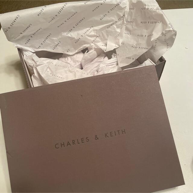 Charles and Keith(チャールズアンドキース)のCHARLES & KEITH テクスチャード　レースアップスニーカー レディースの靴/シューズ(スニーカー)の商品写真