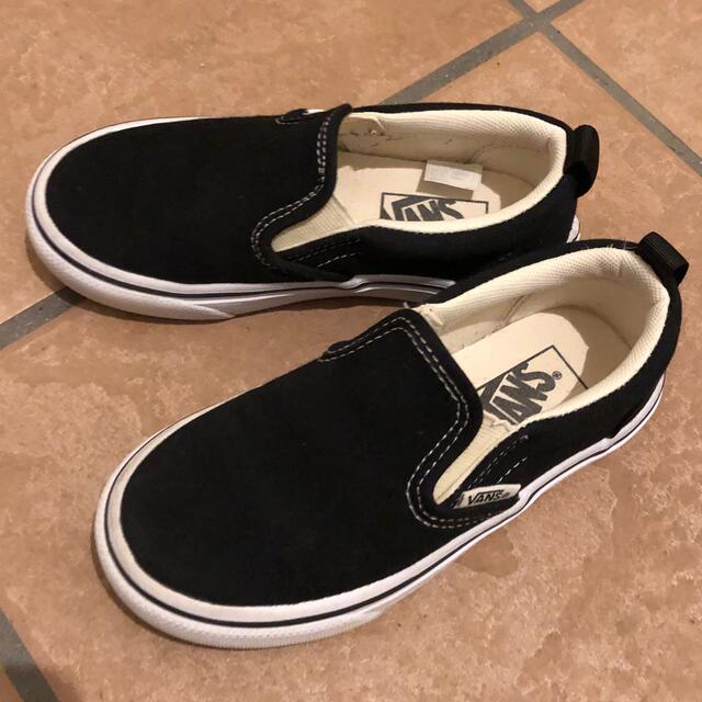 VANS(ヴァンズ)のバンズ　キッズ　スリッポン　黒 キッズ/ベビー/マタニティのキッズ靴/シューズ(15cm~)(スニーカー)の商品写真