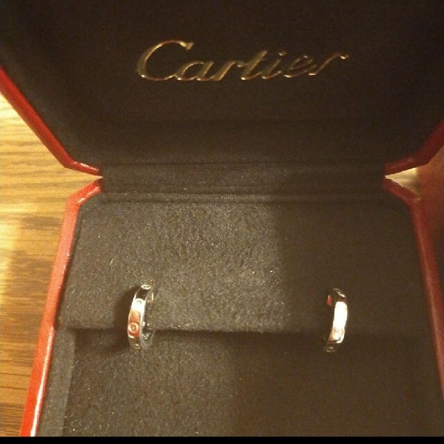 カルティエ LOVE ラブ　ピアス　イヤリング　Cartier